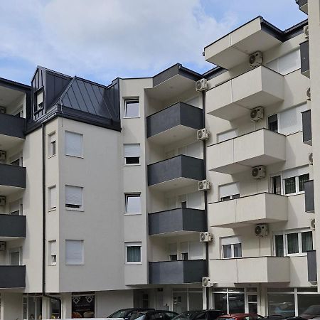 Adav Luxus Apartment Visoko Exteriér fotografie
