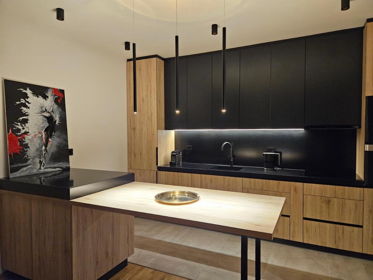 Adav Luxus Apartment Visoko Exteriér fotografie