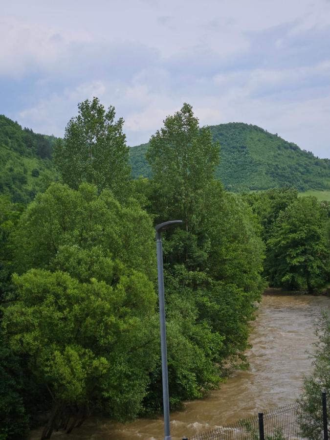 Adav Luxus Apartment Visoko Exteriér fotografie